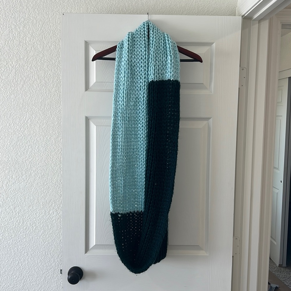 Blue Knitted scarf